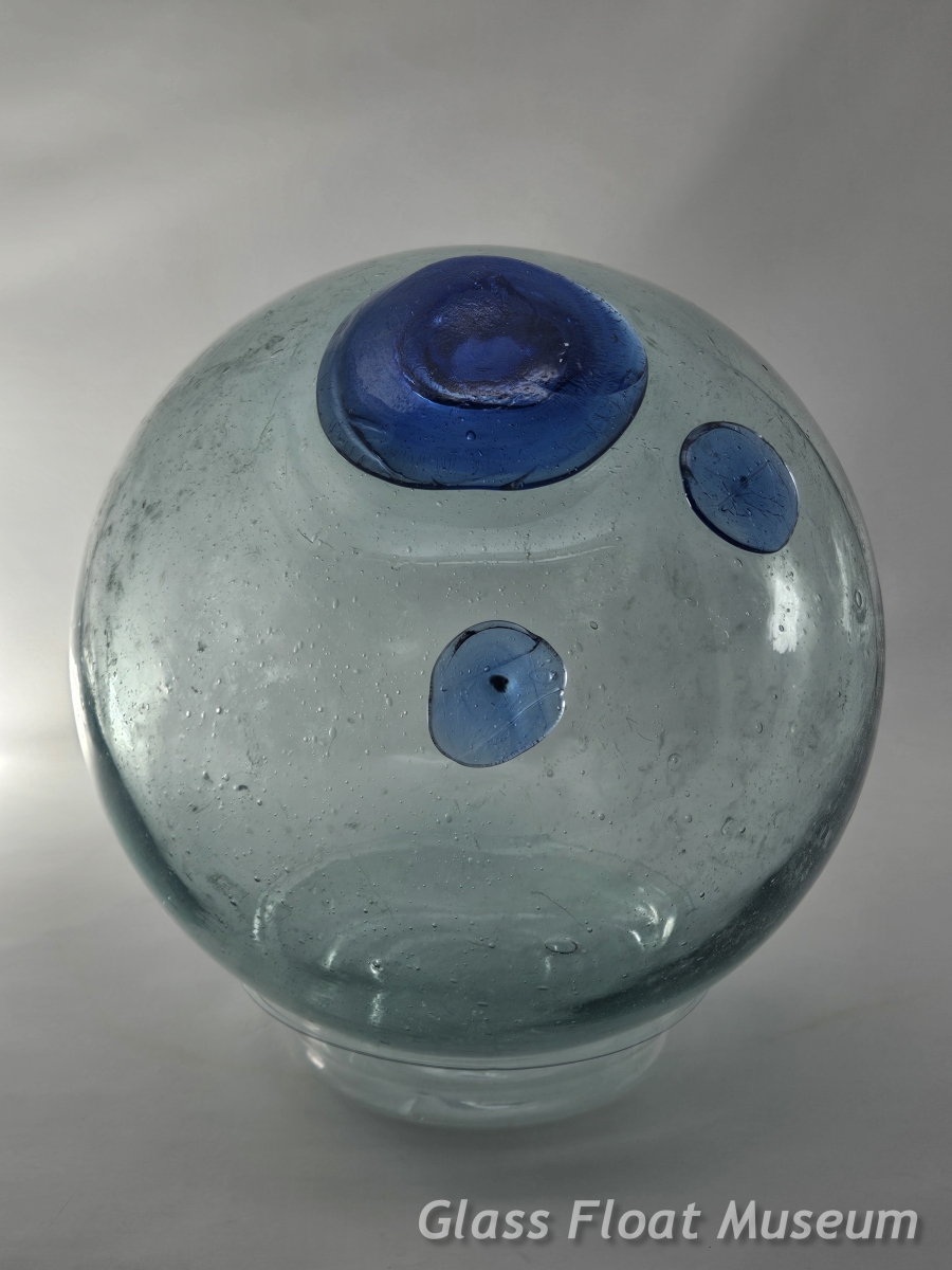 Large Blue Dot, Two Extra Blue Seals, 10 Inch